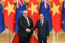 El presidente de la Asamblea Nacional de Vietnam, Tran Thanh Man, recibe al presidente del Parlamento de Nueva Zelanda, Gerry Brownlee. (Foto: Nhan Dan)