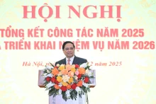 El primer ministro de Vietnam, Pham Minh Chinh, habla en la conferencia. (Foto: Nhan Dan)