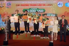 Entrega de premios a los jugadores (Foto: VNA)