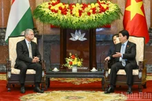 El presidente de Vietnam, Luong Cuong, y el titular del Parlamento de Hungría, Laszlo Kover. (Foto: Nhan Dan)