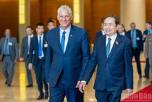 El presidente de la Asamblea Nacional de Vietnam, Tran Thanh Man, y el primer secretario del Comité Central del Partido Comunista de Cuba y presidente de la República, Miguel Díaz-Canel Bermúdez.