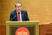 Duong Thanh Binh, jefe de la Comisión de Aspiración del Pueblo y Supervisión de la Asamblea Nacional de Vietnam, habla en el evento. (Foto: Nhan Dan)