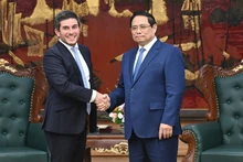 [Foto] Premier vietnamita recibe a representante del FTSE Russell