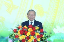 El secretario general del Partido Comunista de Vietnam, To Lam, habla en la conferencia. (Foto: Nhan Dan)