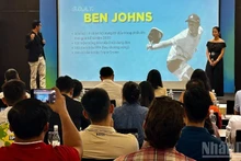 El legendario jugador de pickleball con más de 150 títulos “GOAT” Ben Johns está en Vietnam por primera vez para participar en el torneo. (Foto: Nhan Dan)