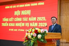 El miembro del Buró Político y miembro permanente del Secretariado del Comité Central del PCV, Tran Cam Tu, habla en la cita. (Foto: Nhan Dan)