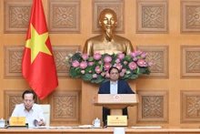 [Foto] Premier vietnamita preside la sexta reunión del Comité Directivo Central para eliminar las viviendas temporales y en mal estado 