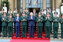 [Foto] Líder partidista asiste a la ceremonia conmemorativa del 80º aniversario del Departamento General de la Industria de Defensa