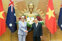El presidente de la Asamblea Nacional de Vietnam, Tran Thanh Man, recibe a la gobernadora general de Australia, Sam Mostyn. (Foto: Nhan Dan)