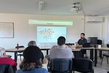 El especialista Gastón Fiorda habla en el evento. (Foto: VNA)