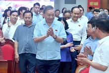 El secretario general del PCV, To Lam, asiste al evento