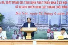 [Foto] Premier vietnamita preside conferencia sobre mecanismos especiales para el desarrollo de viviendas sociales
