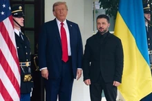 El presidente estadounidense, Donald Trump, recibe a su par ucraniano, Volodímir Zelenski, en Washington el 18 de agosto. (Foto: Xinhua/VNA)