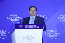 El primer ministro Pham Minh Chinh interviene en la cita. (Foto: VGP)