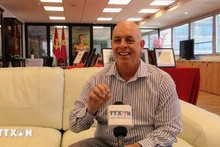 El presidente de la Asociación de Amistad Israel-Vietnam, Eyal Buvilski, en la entrevista. (Foto: VNA)