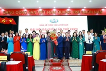 [Foto] Premier vietnamita asiste a la XXVII Asamblea del Comité del Partido de la VNA para el mandato 2025-2030