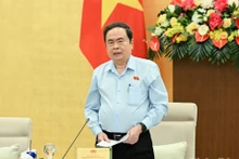 Tran Thanh Man, titular del Parlamento y presidente del Consejo Electoral Nacional, interviene en la cita.