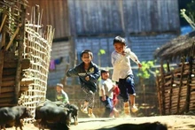 Vietnam trabaja para garantizar el derecho de los niños a una infancia plena. (Foto: VNA)