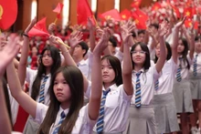 Gobierno vietnamita emite decreto sobre exención de matrícula escolar