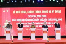 En el acto (Foto: baochinhphu.vn)