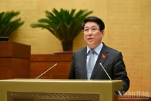 El presidente de Vietnam, Luong Cuong, presenta informe de balance ante la Asamblea Nacional durante el décimo período de sesiones de la XV legislatura. (Foto: Nhan Dan)