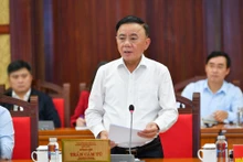 El miembro del Buró Político e integrante permanente del Secretariado del Comité Central del PCV, Tran Cam Tu, habla en la cita. (Foto: Nhan Dan)