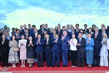 [Foto] Premier informa al cuerpo diplomático en Vietnam sobre la reorganización del aparato administrativo