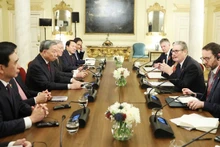 Durante las conversaciones oficiales entre el secretario general del Partido Comunista de Vietnam, To Lam, y el primer ministro británico, Keir Starmer. (Foto: VNA)