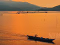Atardecer en la laguna de Lap An.