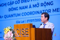 Nguyen Huu Ha, subdirector del Servicio de Ciencia y Tecnología de Gia Lai, habla en el evento. (Foto: VNA)
