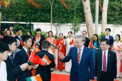 [Foto] Máximo dirigente vietnamita se reúne con la comunidad connacional en la India