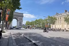 Los expertos meteorológicos franceses advierten de que el inusual adelanto de las olas de calor extremo este año amenaza con provocar graves daños en las infraestructuras, la economía y el sector energético.