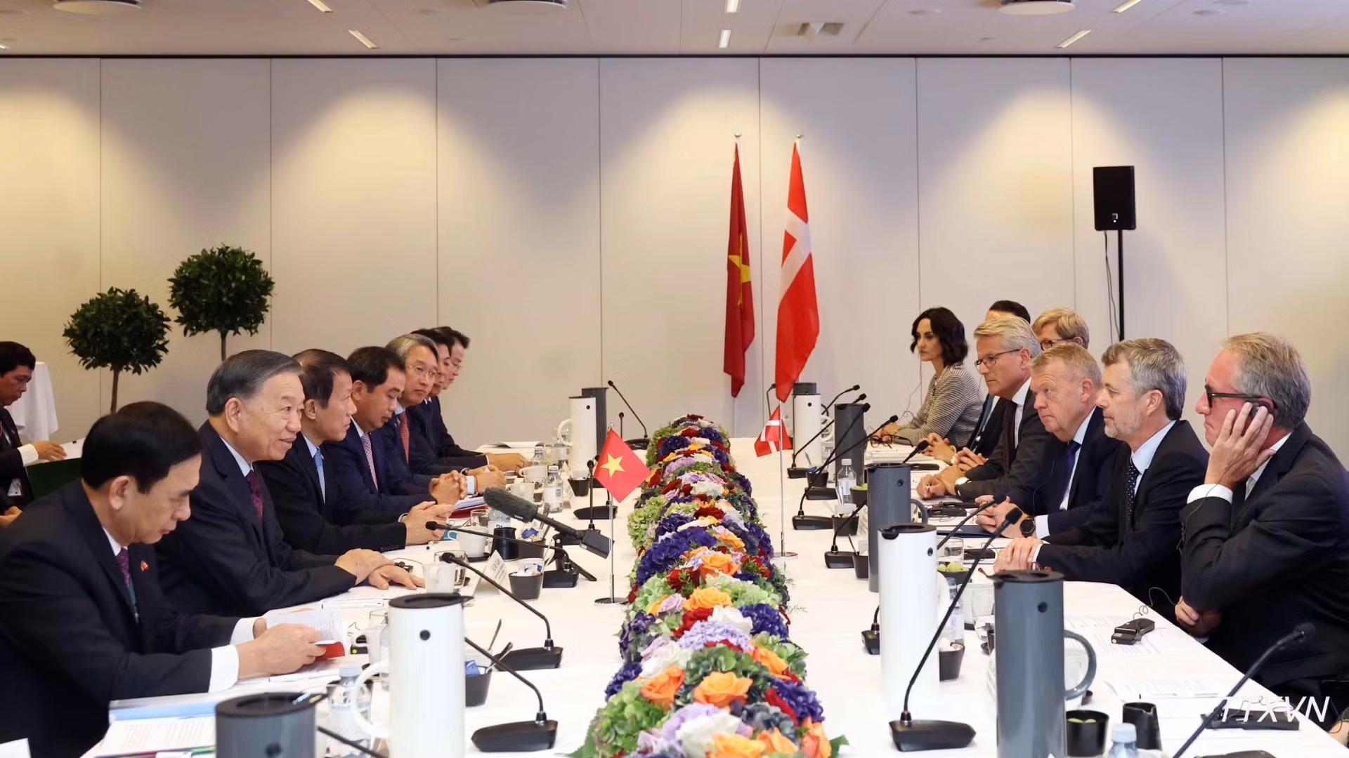 [Foto] Máximo dirigente vietnamita se reúne con representantes de destacadas empresas danesas