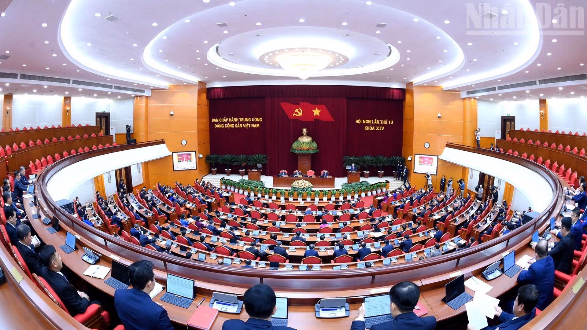 [Foto] Inauguran cuarto pleno del Comité Central del Partido Comunista de Vietnam del XIV mandato
