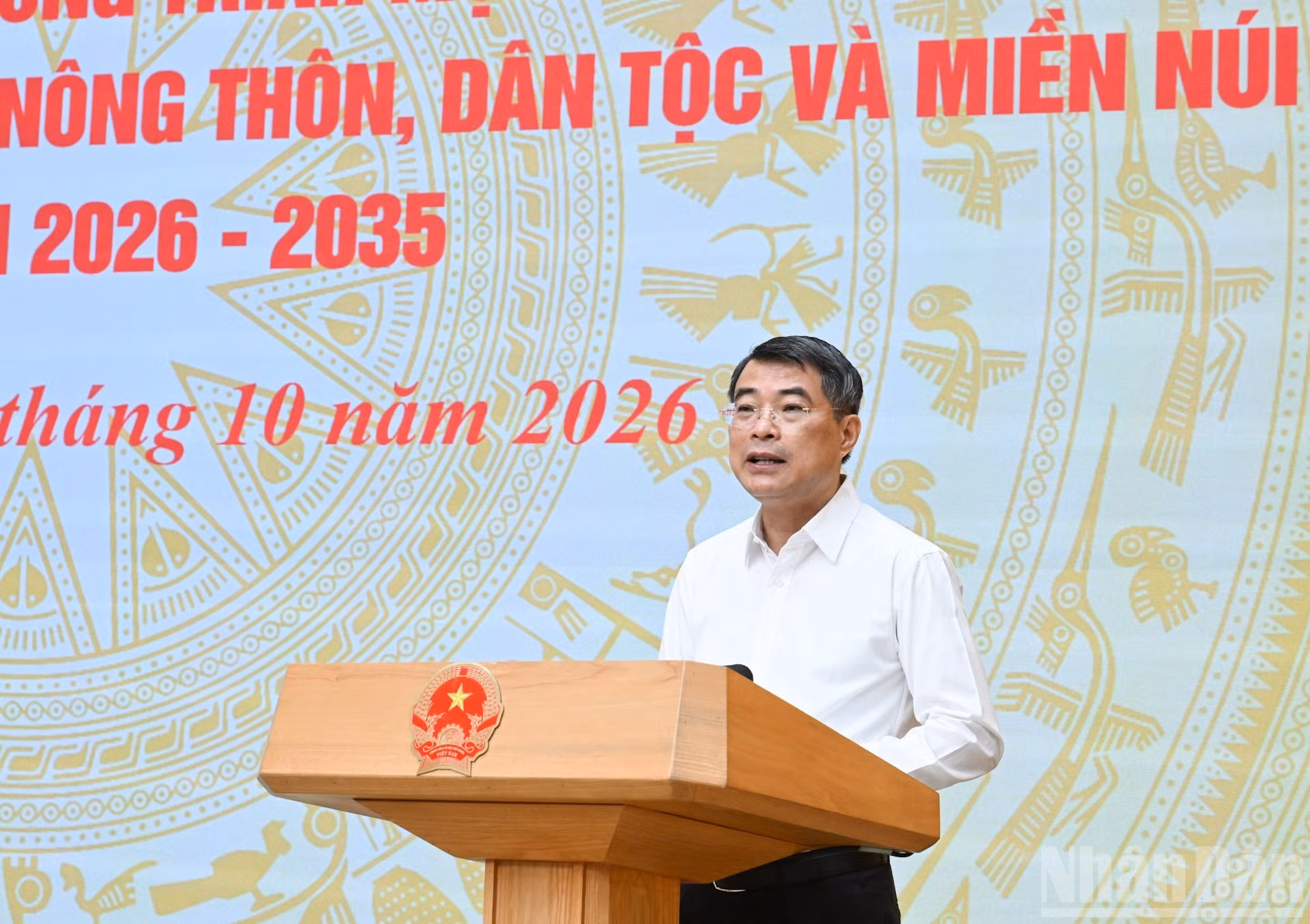Minh Hung habla en el evento.