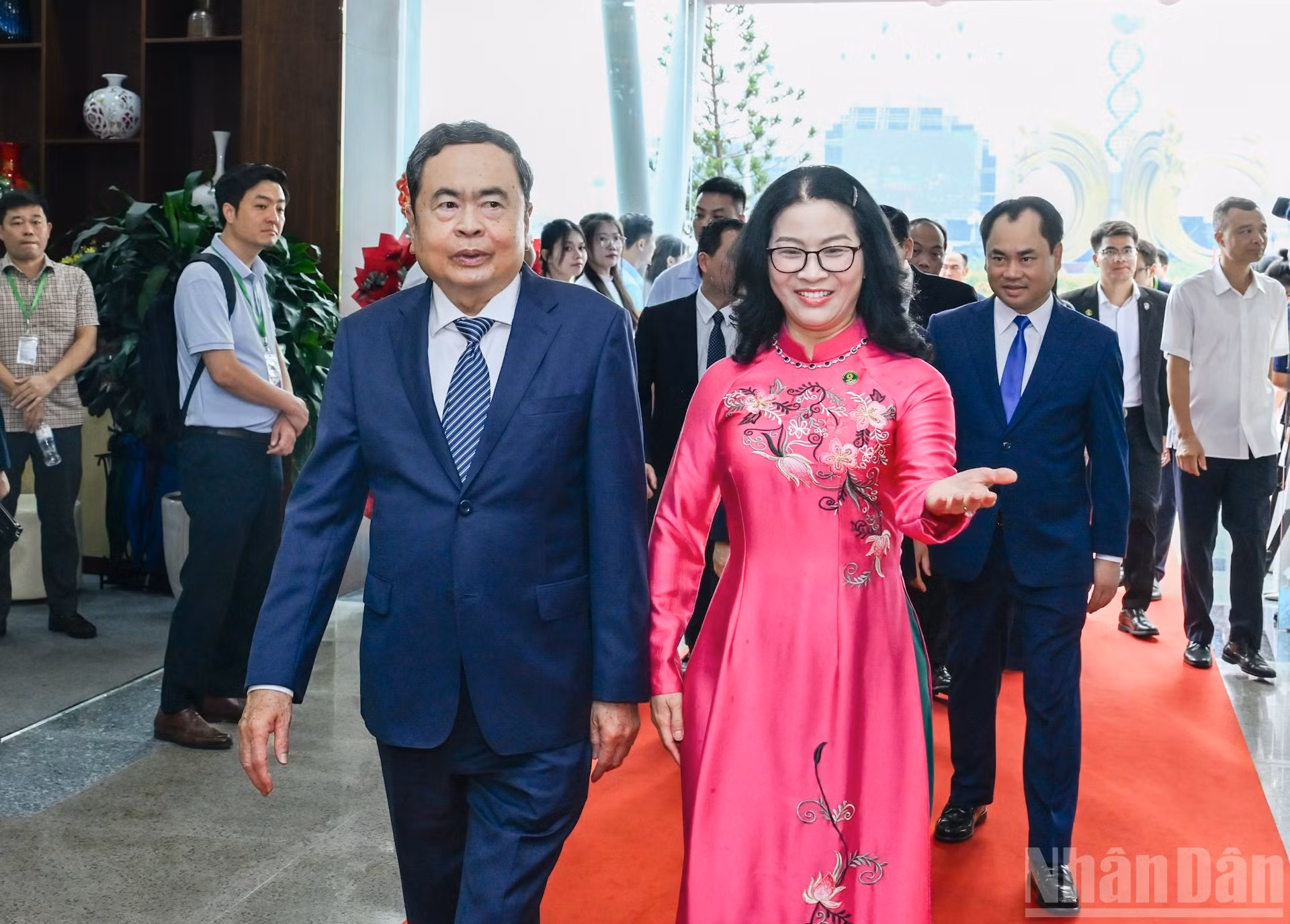 El presidente de la Asamblea Nacional, Tran Thanh Man, asiste al acto por el 70º aniversario de Academia de Agricultura de Vietnam.