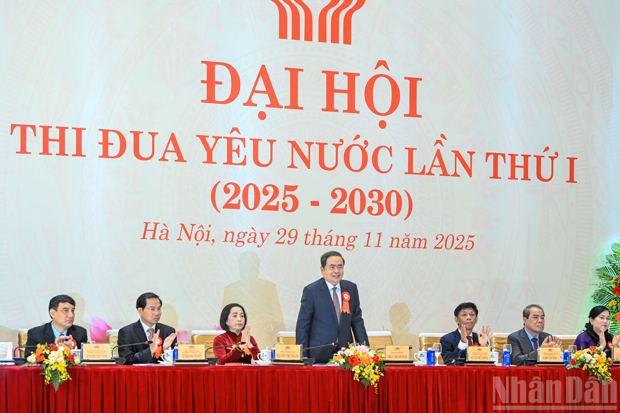 Thanh Man preside la ceremonia.