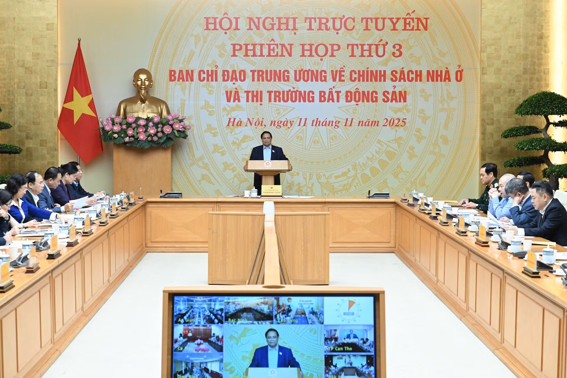 [Foto] Premier vietnamita preside reunión sobre políticas de vivienda y mercado inmobiliario