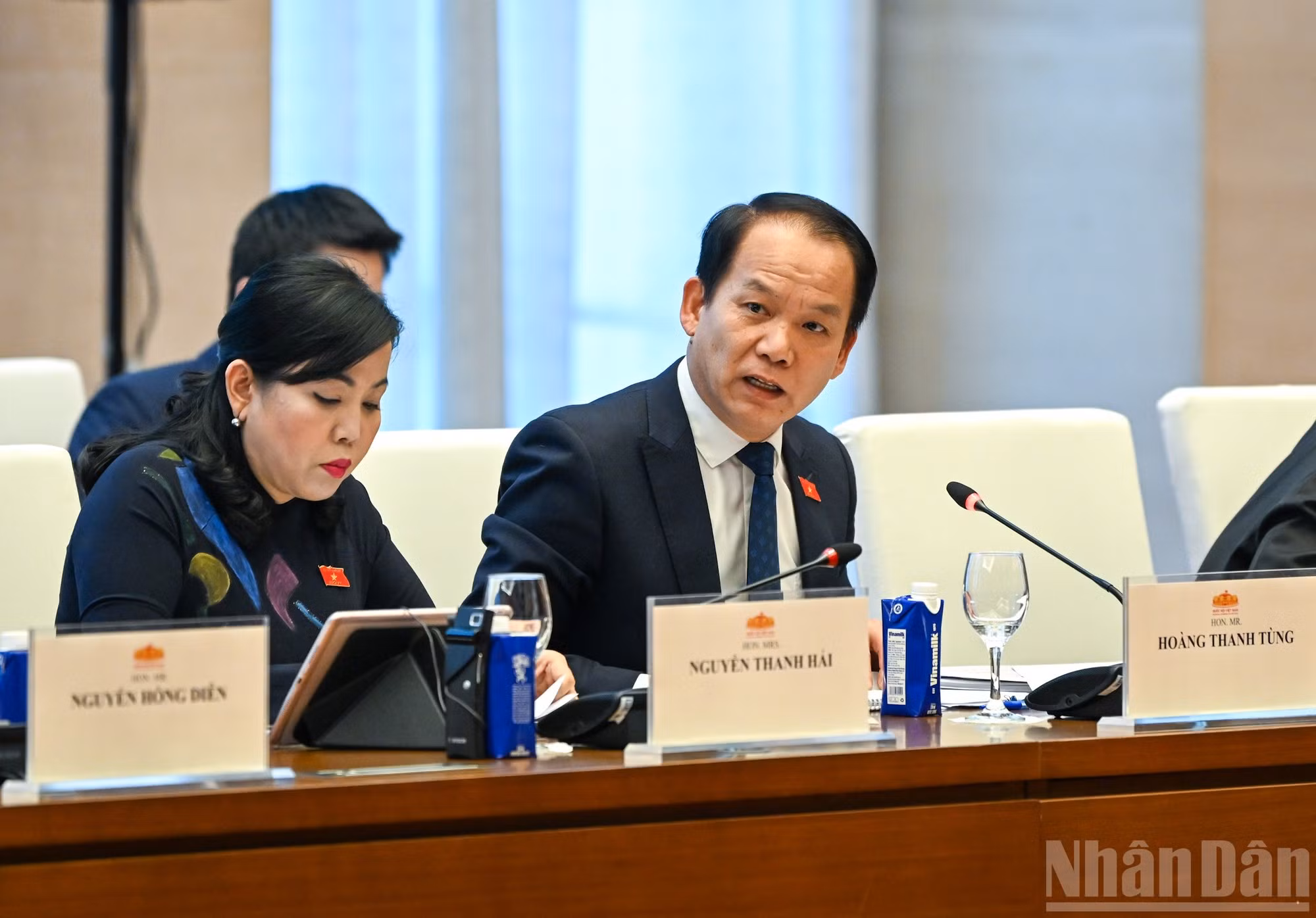 El jefe de la Comisión de Asuntos Jurídicos de la Asamblea Nacional, Hoang Thanh Tung, en la cita.