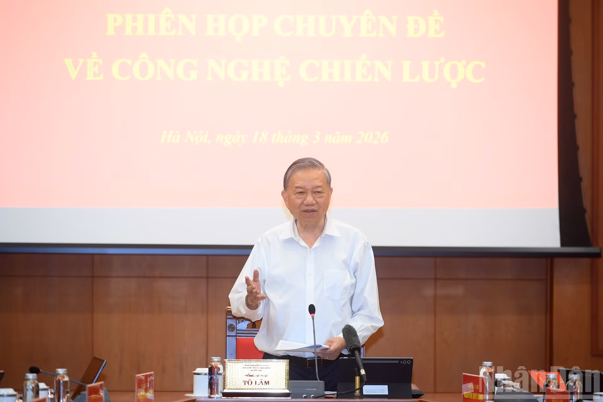 El secretario general del Partido Comunista de Vietnam, To Lam, habla en el evento.