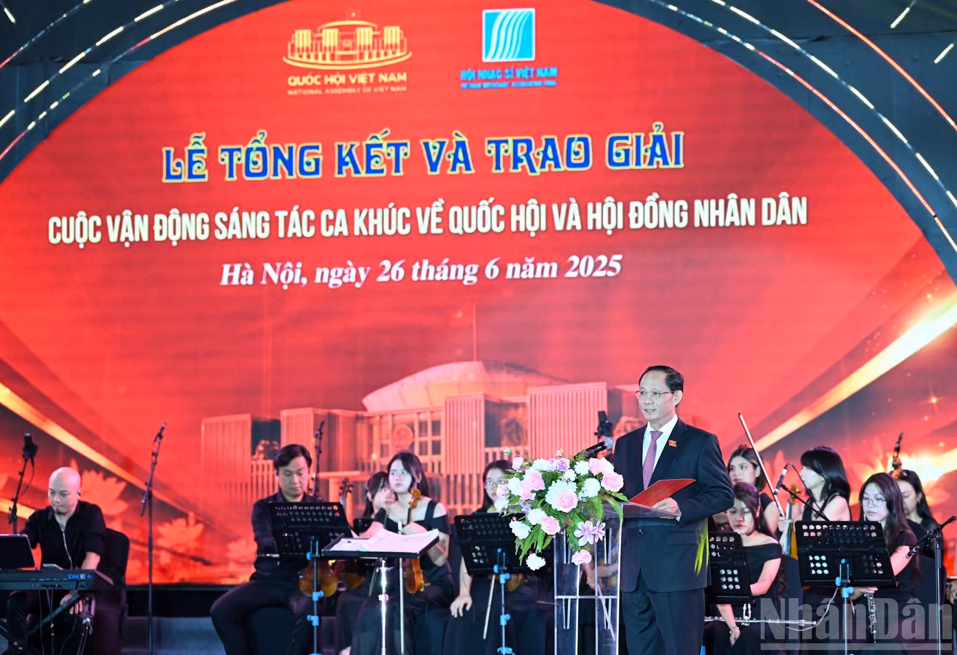 El vicepresidente de la Asamblea Nacional Tran Quang Phuong habla en la ceremonia.