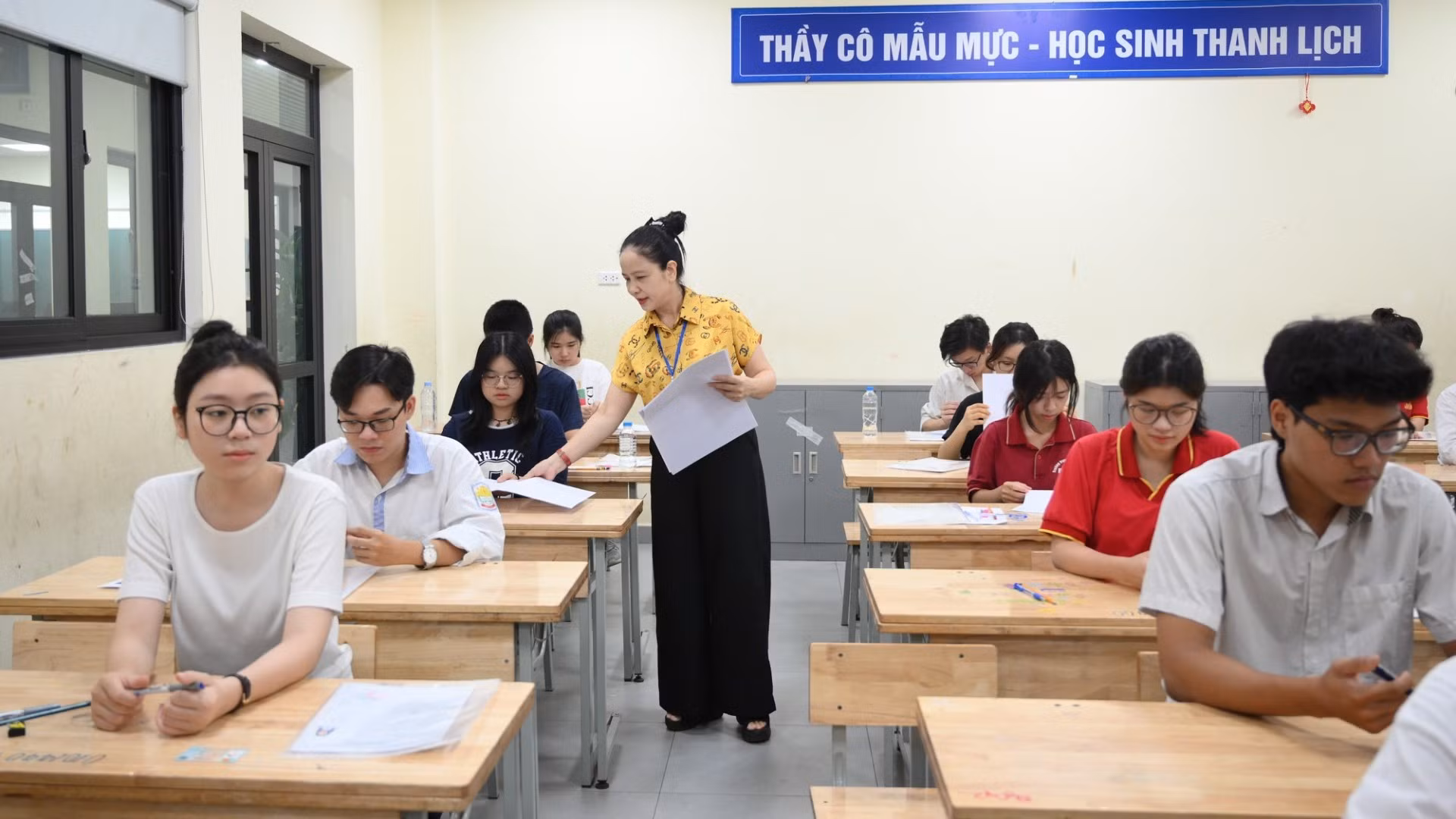 [Foto] Más de 1,1 millones de estudiantes vietnamitas comienzan Examen de Graduación de Bachillerato 2025