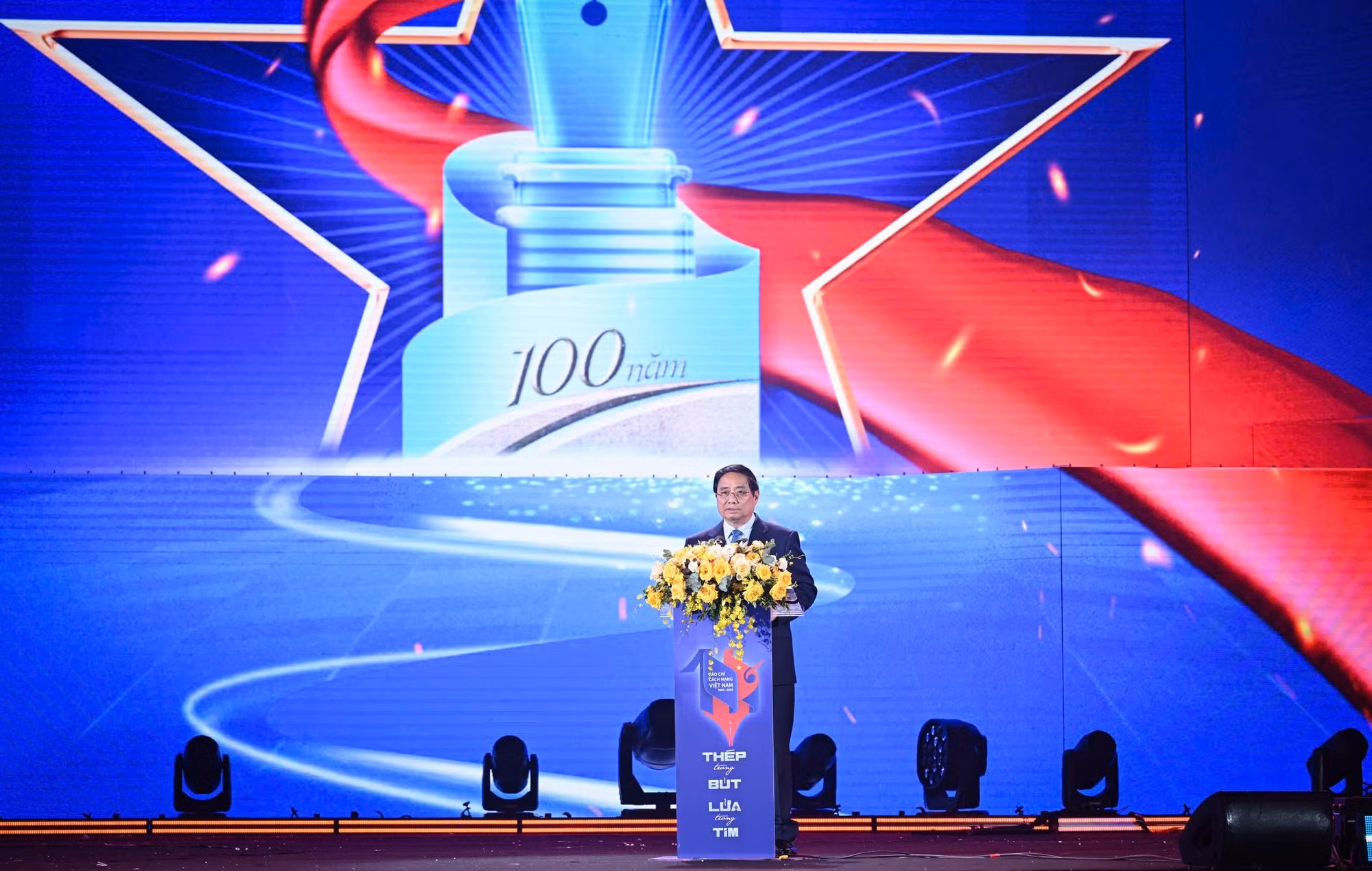 El primer ministro Pham Minh Chinh interviene en la cita.