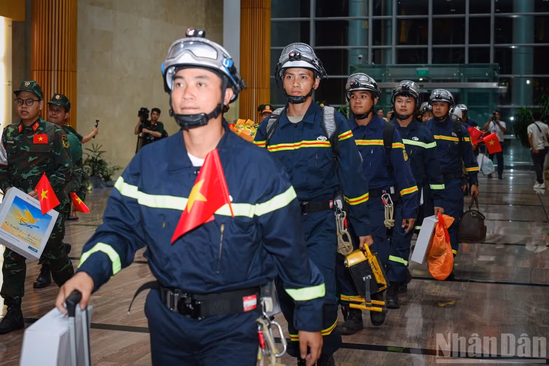 La presencia del equipo vietnamita, junto con otros grupos internacionales de rescate, brindó esperanza a la población local y demostró que el país sudamericano no está solo en sus esfuerzos por superar las consecuencias del desastre natural.