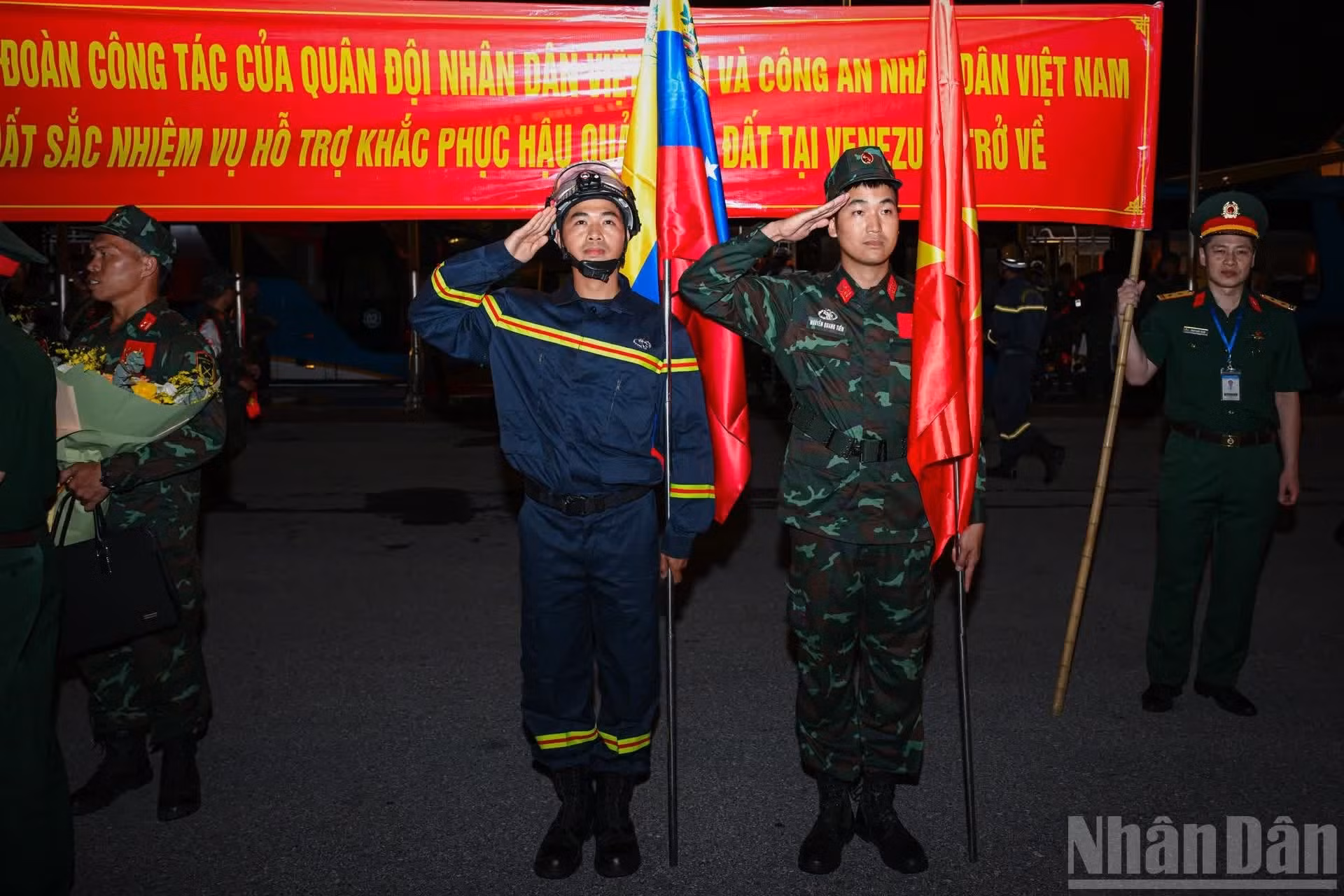 En reconocimiento a las contribuciones del equipo vietnamita, Venezuela otorgó la Medalla “Héroe de Venezuela” de Primera Clase a la delegación en su conjunto, la de Segunda Clase a sus 124 integrantes y la Orden “Mérito al Servicio” a la unidad de perros de servicio.