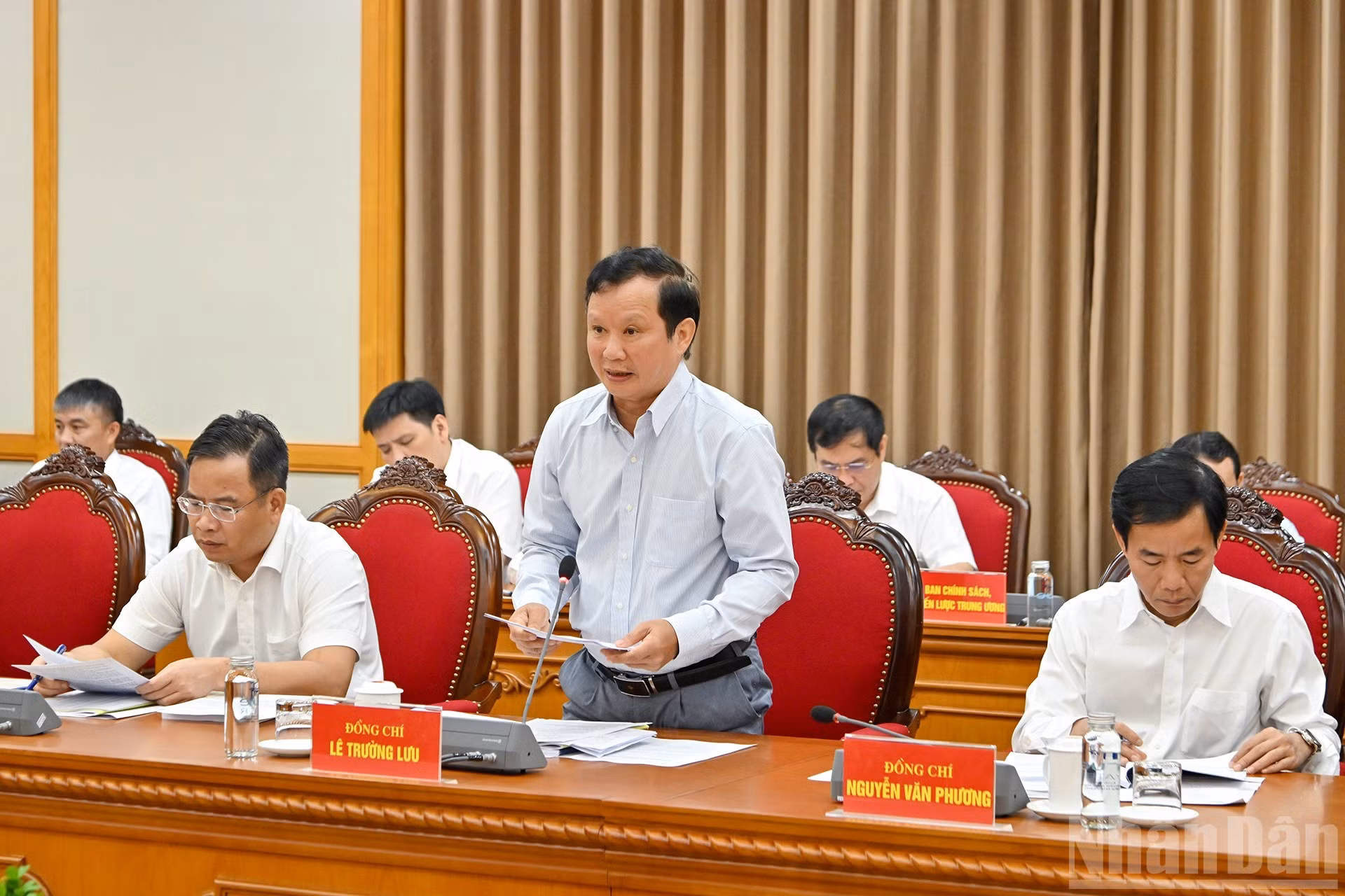 El secretario del Partido en la ciudad de Hue, Le Truong Luu, habla en la cita.