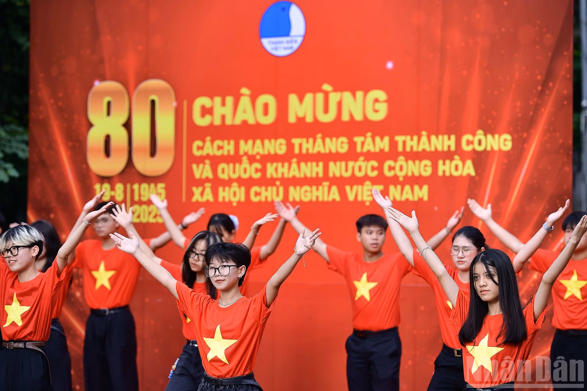 Según estadísticas preliminares, los filiales de la Federación ha entregado cerca de 16 mil banderas nacionales, tres mil retratos del Presidente Ho Chi Minh; realizado cerca de dos mil proyectos y tareas juveniles; organizado alrededor de dos mil actividades de visitas a sitios históricos; y entregado casi dos mil 500 paquetes de regalos.