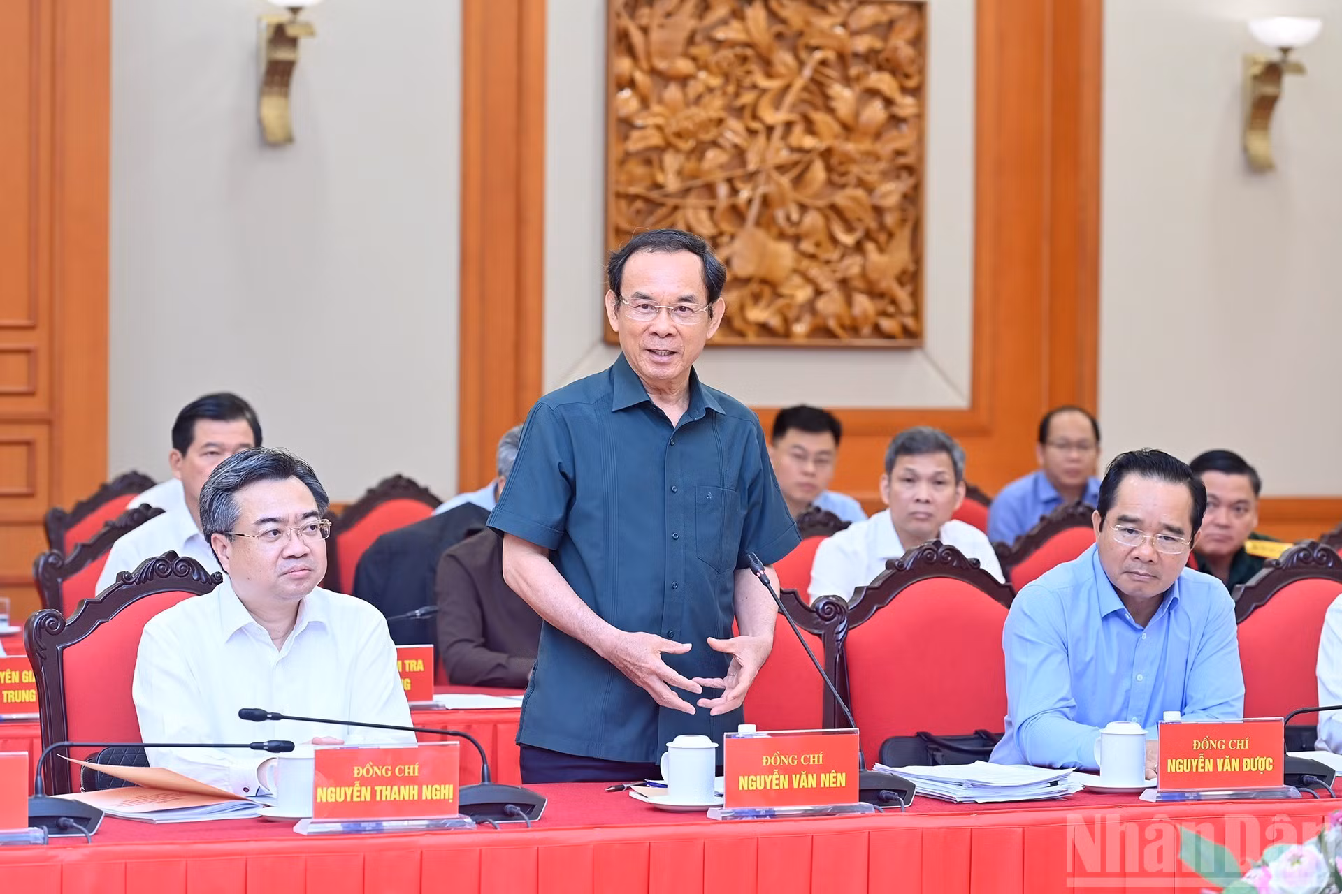 El secretario del Partido de Ciudad Ho Chi Minh, Nguyen Van Nen, habla en la cita.