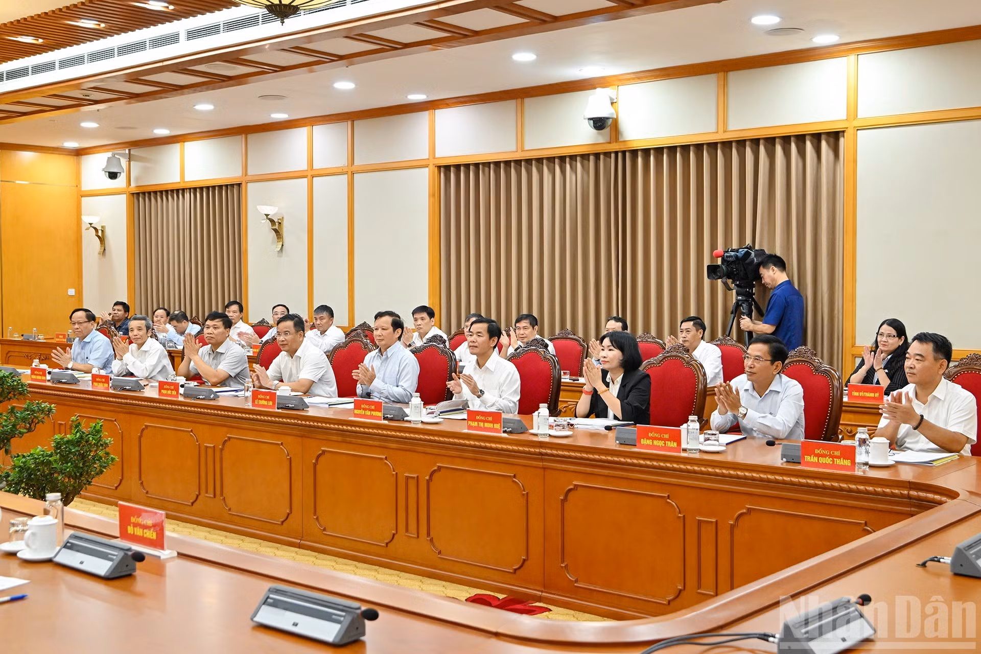 Miembros de la Junta Ejecutiva del Comité partidista en Hue.