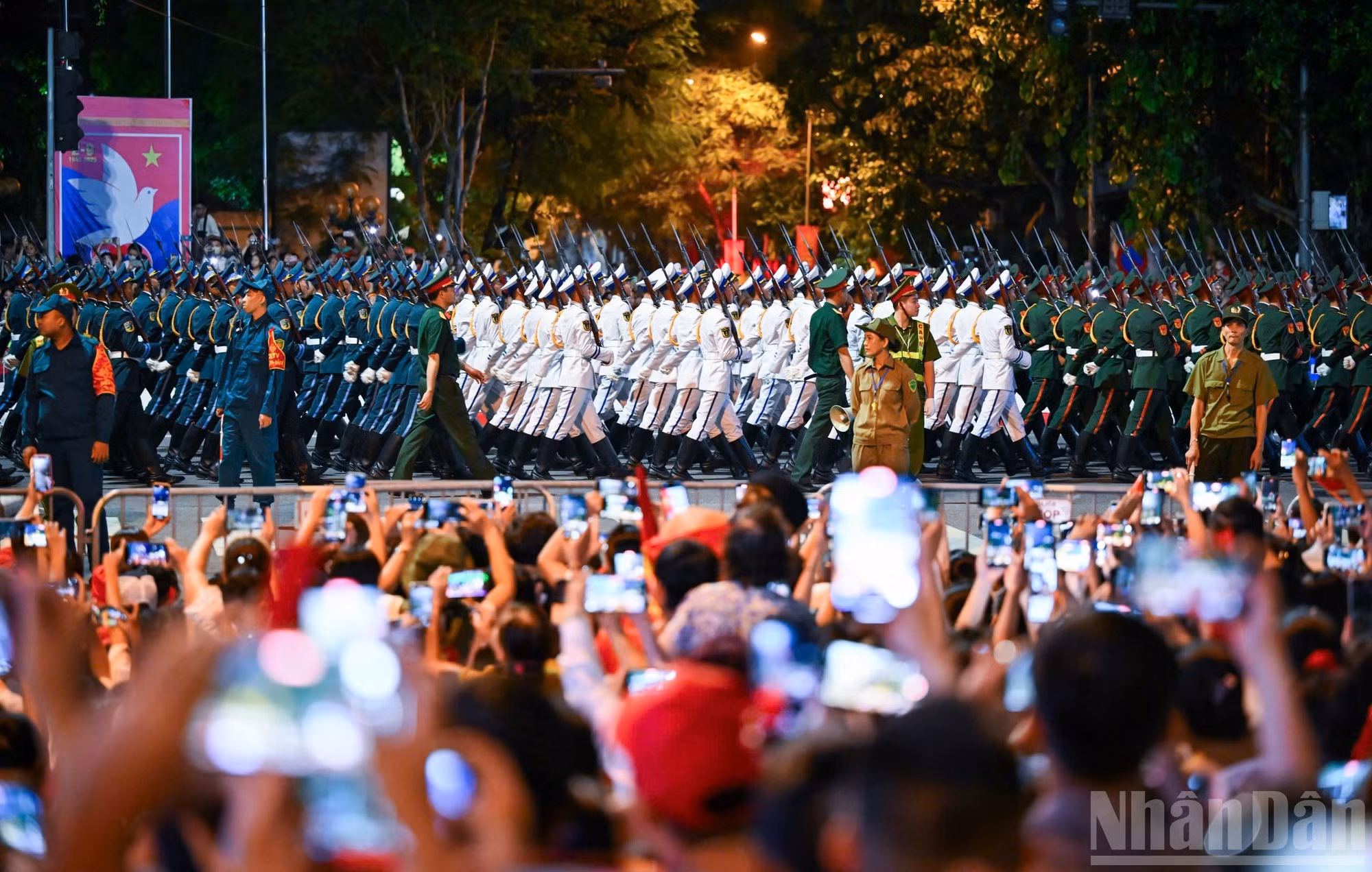 En el ensayo general participaron más de 16 mil personas, entre miembros de las Fuerzas Armadas y civiles.